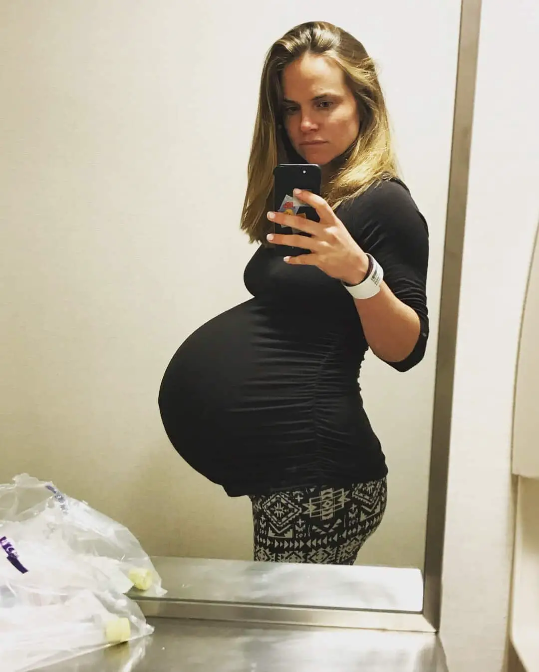 37 Weeks Pregnant with Twins: Tips, Advice &  How to Prep