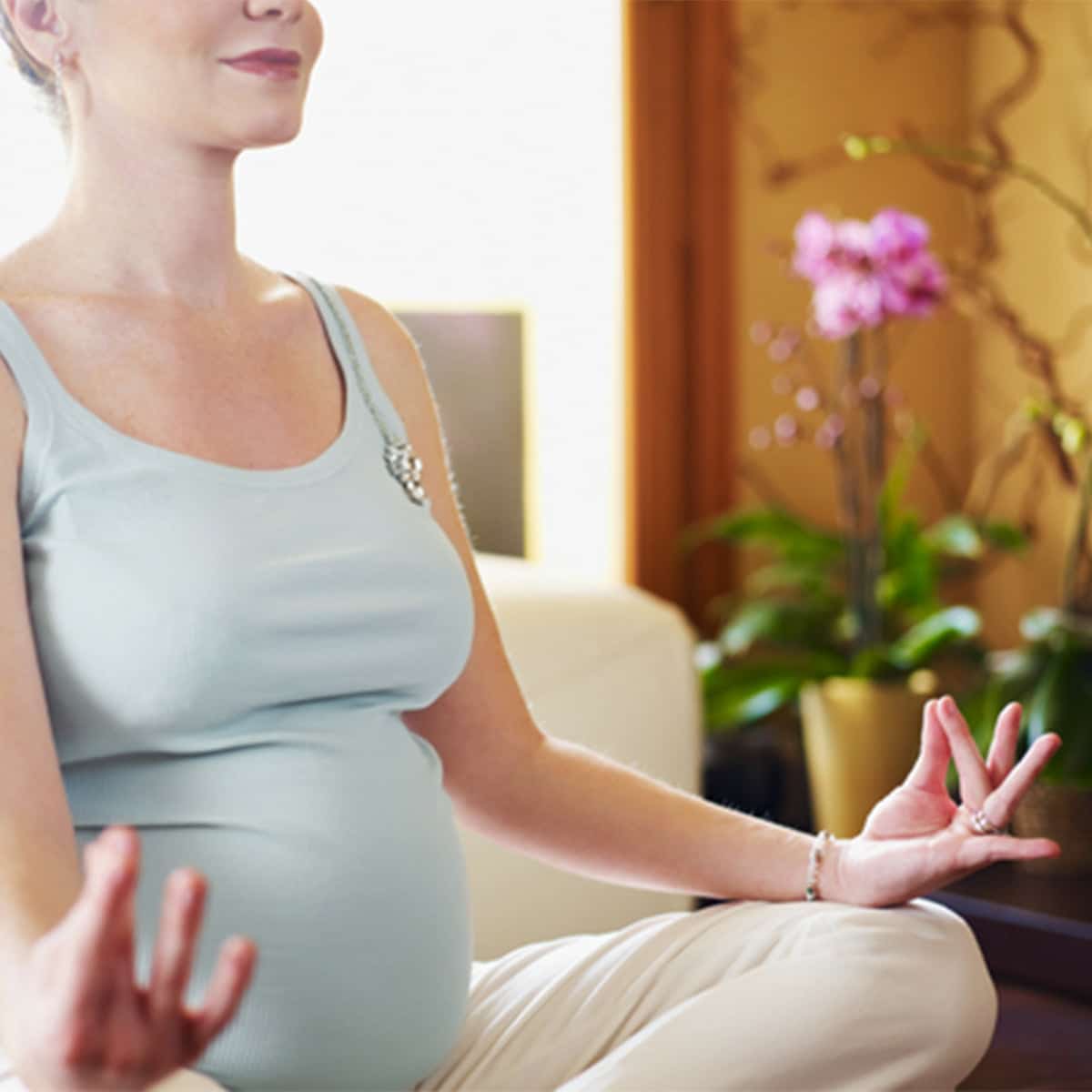 8 Ways To Naturally Reduce Anxiety During Pregnancy