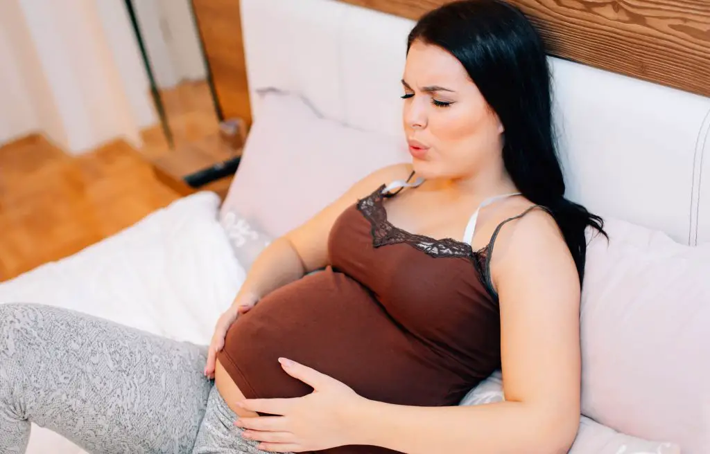 Abdominal Cramps and Pain During Pregnancy: Is It Normal ...