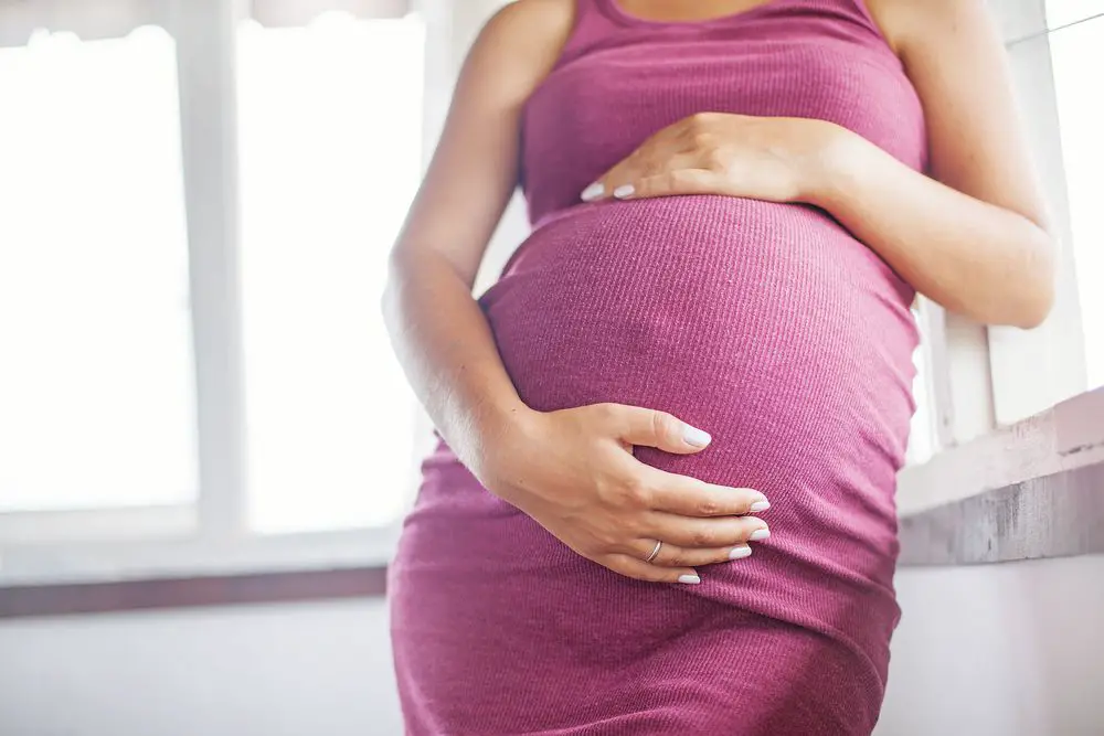 Pregnancy Cramping 5 Weeks : 5 Weeks Pregnant Symptoms Tips And More ...
