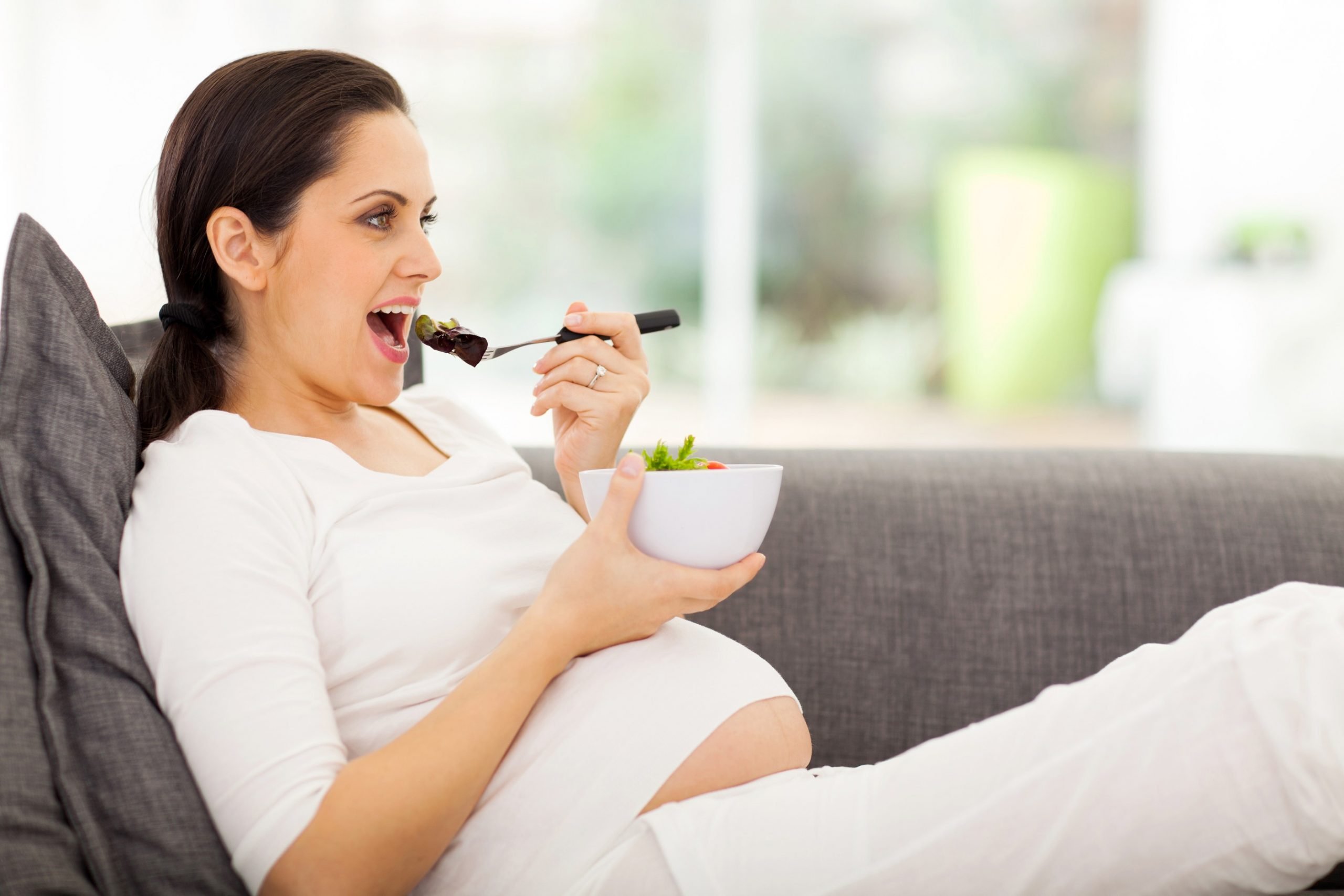 Top 5 BEST Healthy INDIAN Snacks to eat while Pregnant ...
