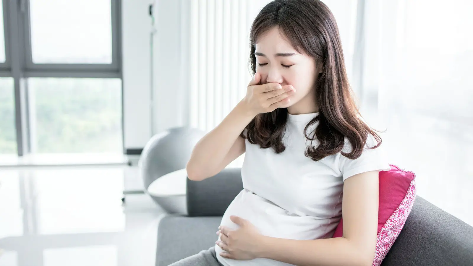 What You Should Do If You Feel Nauseous While Pregnant